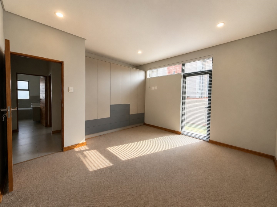 To Let 4 Bedroom Property for Rent in Wild Olive Estate Free State
